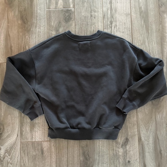 Everlane Luxe Fleece Raglan Crewneck - Picture 6 of 7